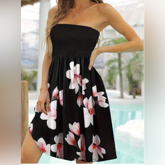 Dresses & Skirts - Floral Print Shirred Strapless Dress